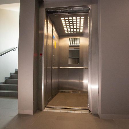 Apartament W Cieplicach Perfekt Jelenia Gora Bagian luar foto