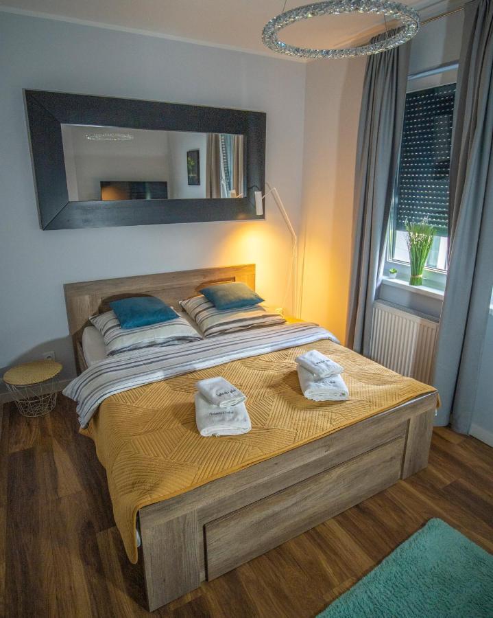 Apartament W Cieplicach Perfekt Jelenia Gora Bagian luar foto