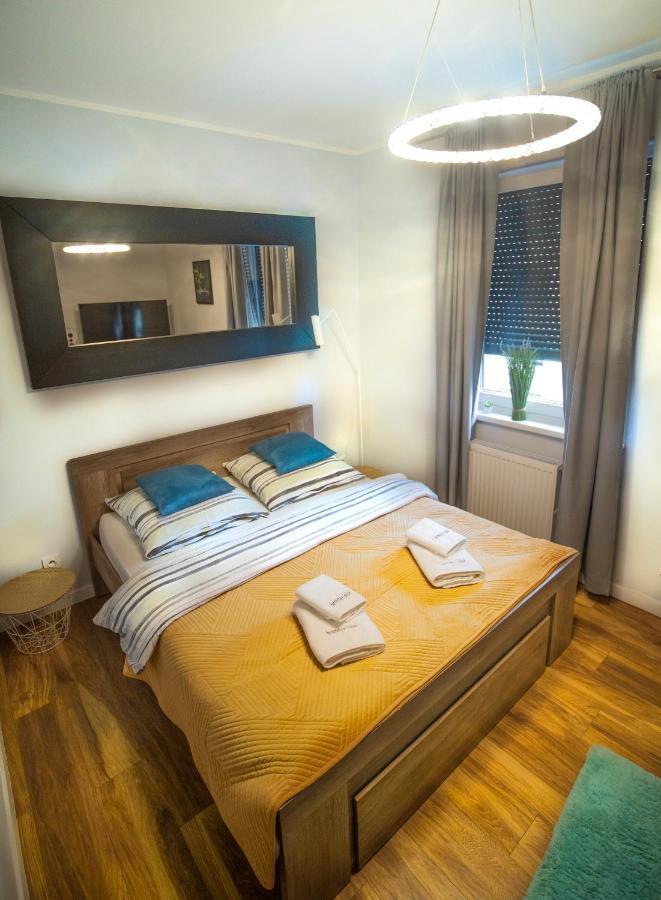 Apartament W Cieplicach Perfekt Jelenia Gora Bagian luar foto