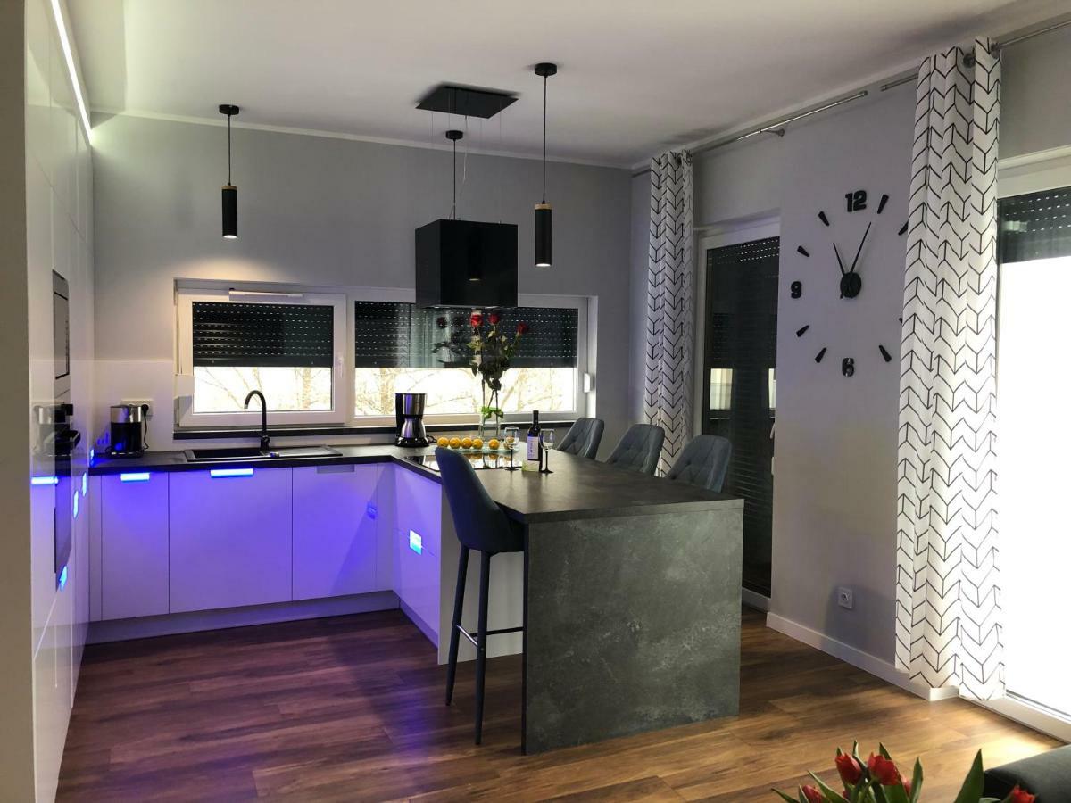 Apartament W Cieplicach Perfekt Jelenia Gora Bagian luar foto